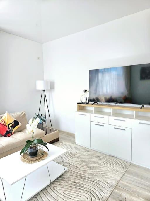 Cozy Sorada 1 Apartment Bragadiru ภายนอก รูปภาพ